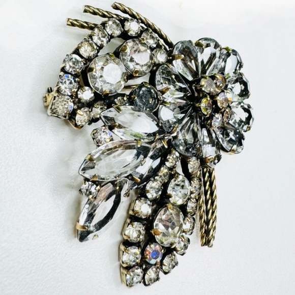 😳 Vintage High End AB Rhinestone Floral Flower Open Back Brooch Pin - Picture 2 of 9